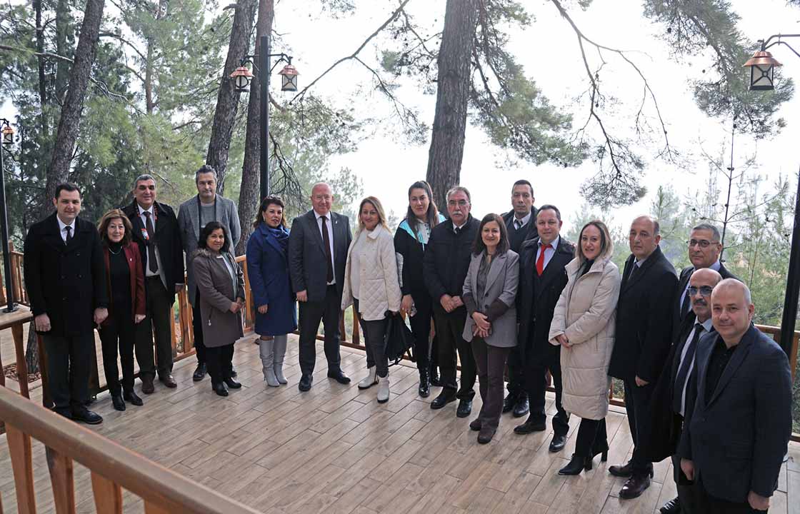 BAŞKAN GÜMÜŞ BİRİM MÜDÜRLERİNİN YENİ YILINI KUTLADI