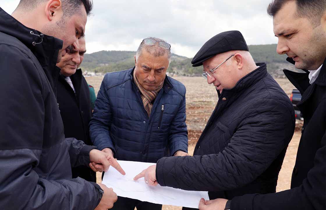 AKÇAOVA YENİ KENTSEL ALANDA ALT YAPI ÇALIŞMALARI BAŞLADI