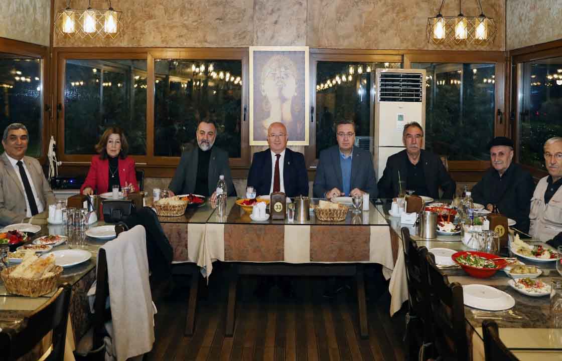BAŞKAN GÜMÜŞ GAZETECİLERLE BİR ARAYA GELDİ