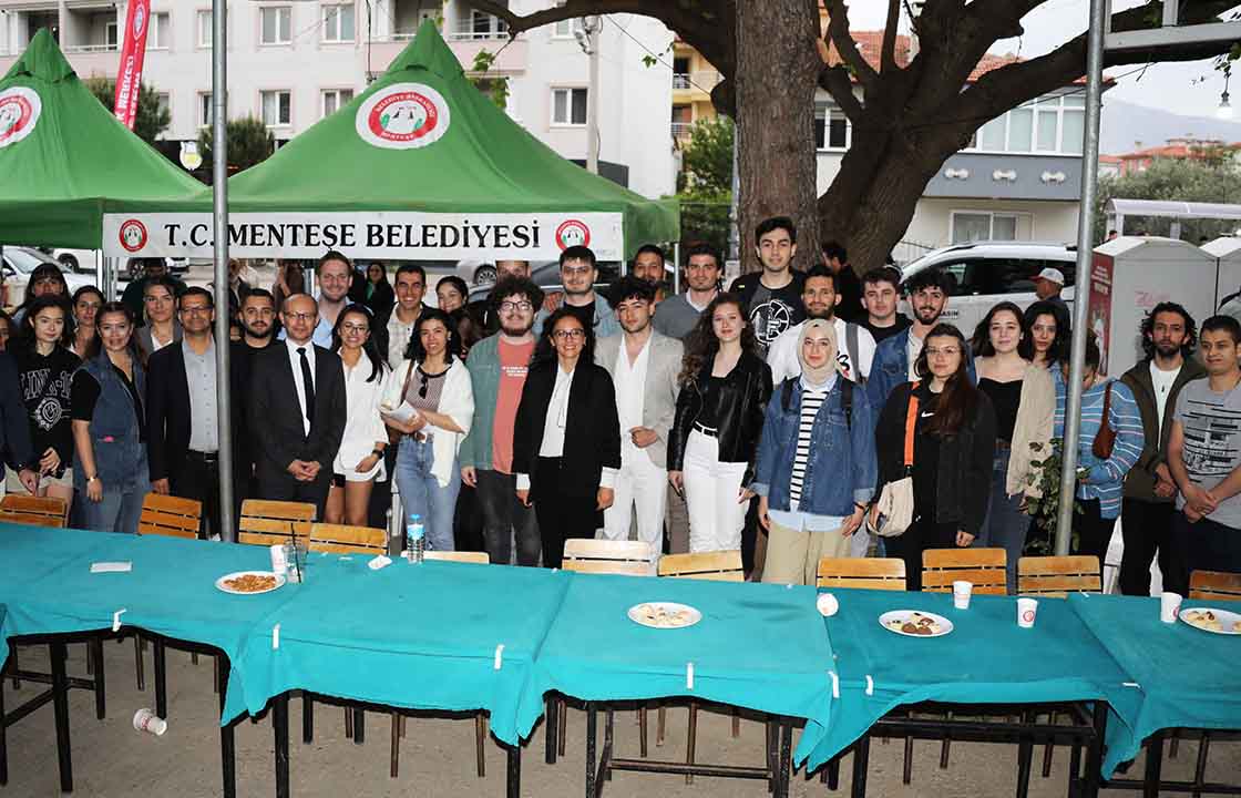 BAŞKAN KÖKSAL, ÜNİVERSİTELİ GENÇLERLE BULUŞTU