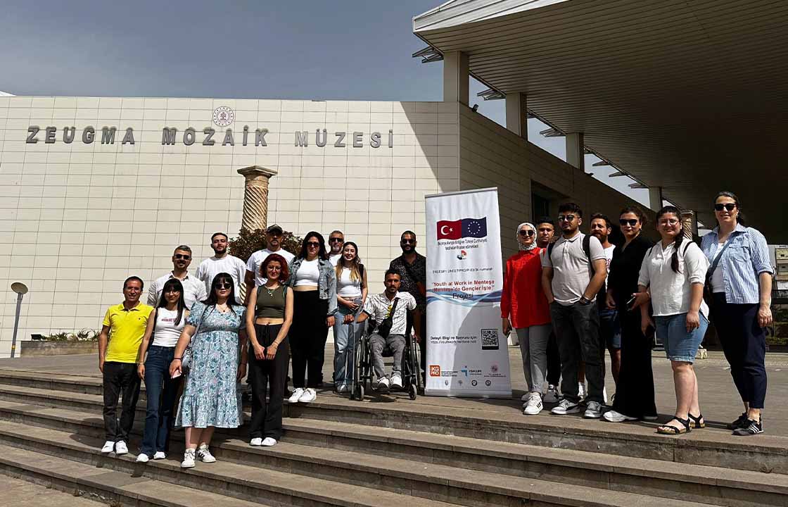 “GENÇLER İŞTE” KURSİYERLERİNDEN GAZİANTEP, ADANA VE TARSUS’A TEKNİK GEZİ