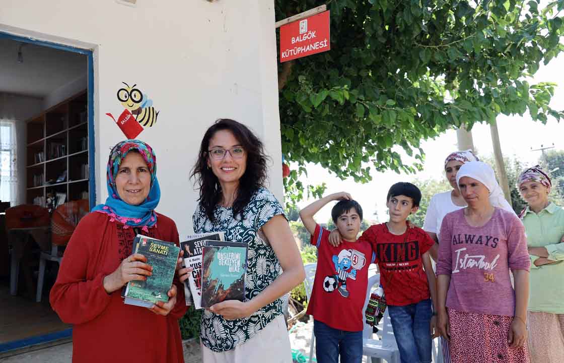 DAĞPINAR KÜTÜPHANESİ’NE 482 KİTAP BAĞIŞLANDI