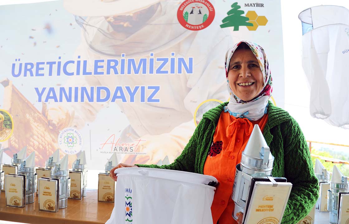 Büyükşehir ve Menteşe Belediyesi’nden Arıcılara Destek