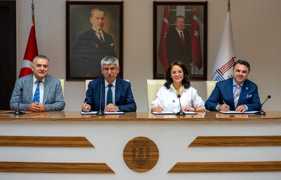 “Mahalleden Kliniğe Gülüş Yolculuğu” Projesi İçin Üçlü İş Birliği