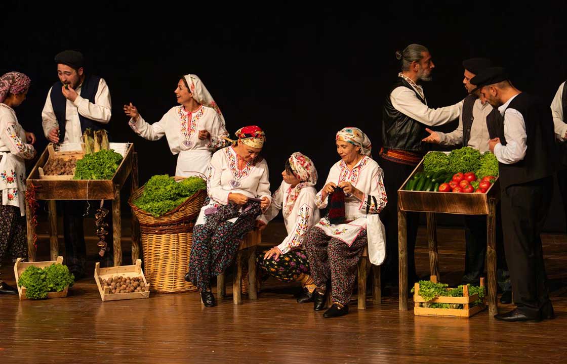 “Böyledir Bizim Sevdamız” Sahnesinde Duygu ve Sanat Buluştu