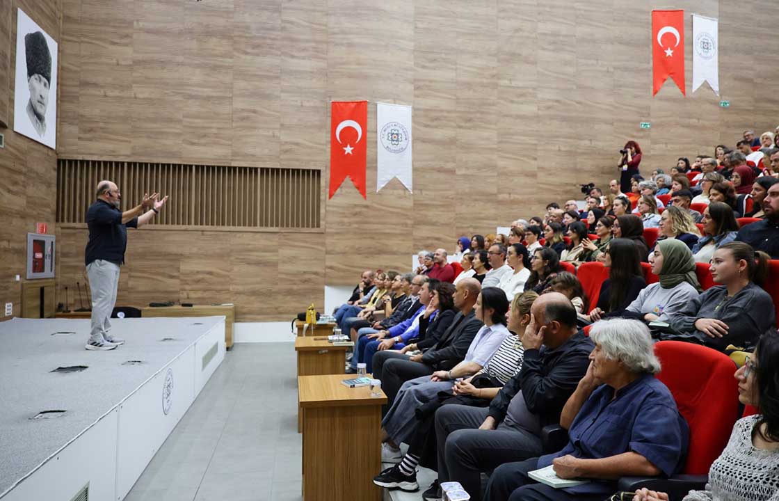 Sinan Canan Menteşe’de Okurlarıyla Buluştu